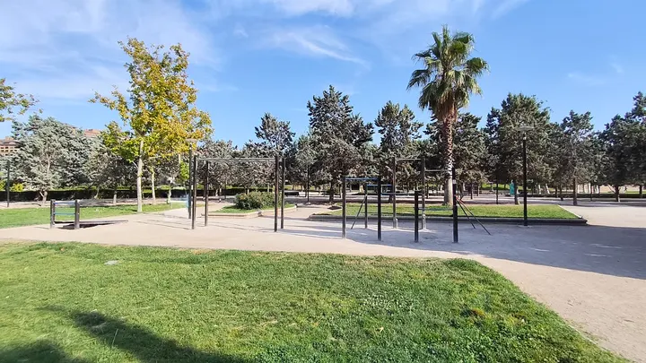 Parque de calistenia y barras — entrenamiento funcional-studio en La Almozara, Zaragoza — 2