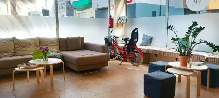 Pure Yoga Canarias — yoga-studio i La Isleta, Las Palmas de Gran Canaria