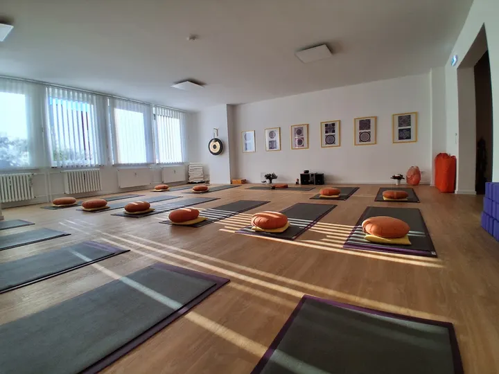 Yoga-Praxis Claudia Schmidt — Yoga in Spandau, Berlin