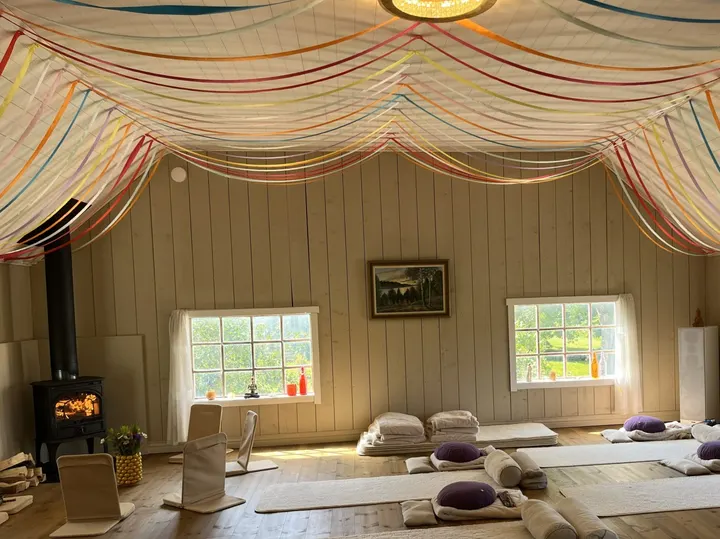 Yogastugan på Öna — yoga-studio i Getingeberg, Vretstorp — 3
