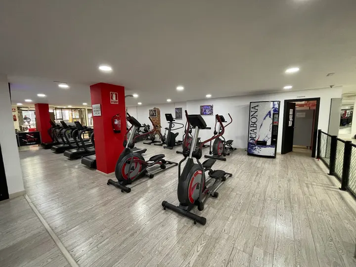 XFit Sant Gervasi — fuerza-studio en Sarrià - Sant Gervasi, Barcelona — 3