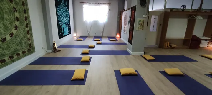 Centro de Yoga y Terapia Encuentro — yoga-studio en Moratalaz, Madrid — 2