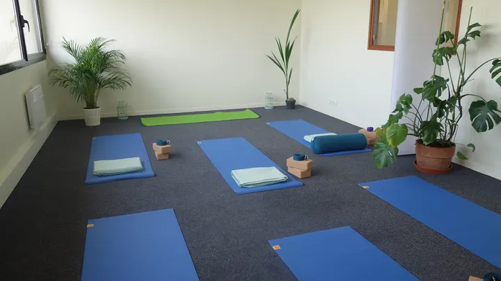 INTO YOGA — Yoga à Malon, Caen
