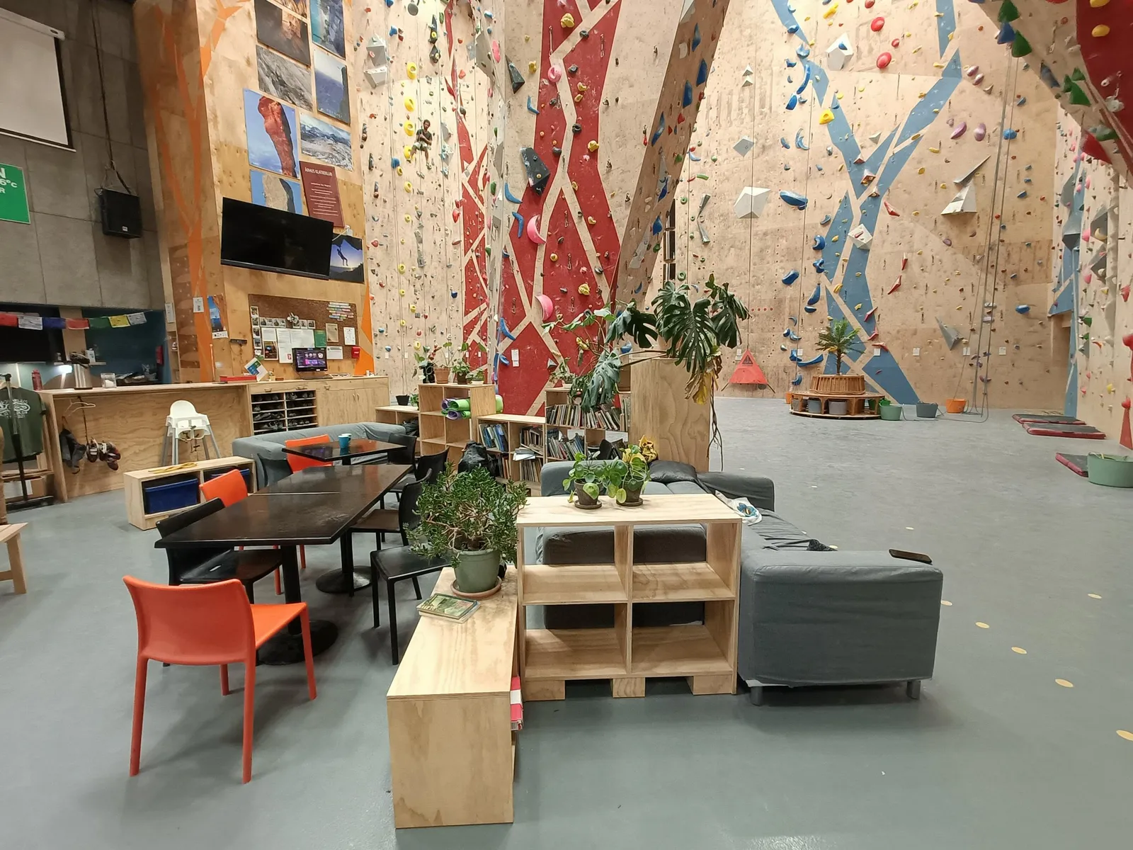 Midtbyboulderen — klatring-studio i Aarhus — bild 2