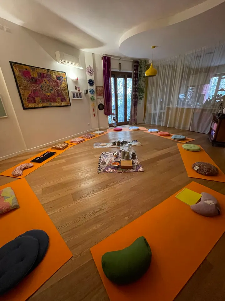 Centro Yoga e Ayurveda Napoli di Selene Spiezia — Yoga a Vomero, Napoli
