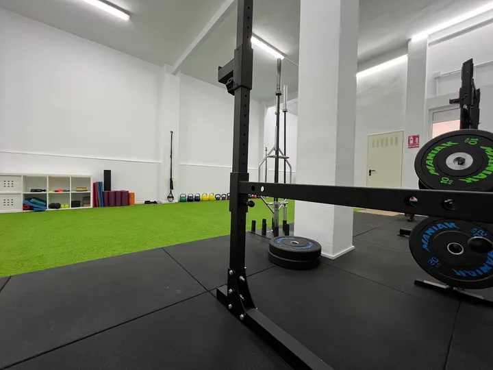 Kinesis Entrenamiento Individualizado — entrenamiento personal-studio en Urbanització Les Atzavares, Elche — 3