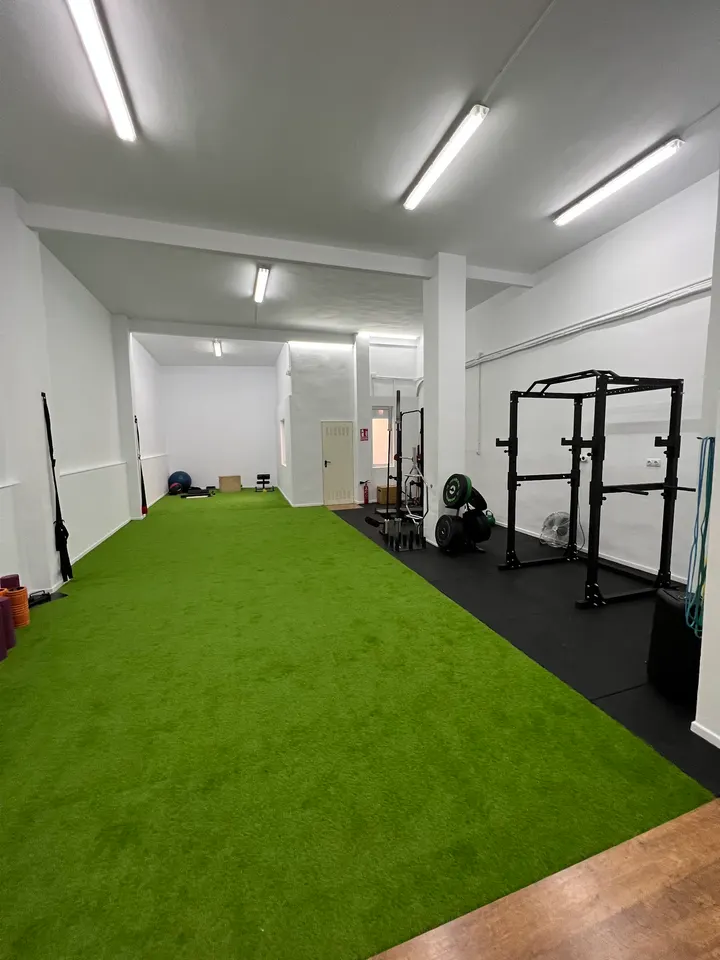 Kinesis Entrenamiento Individualizado — Entrenamiento personal en Urbanització Les Atzavares, Elche