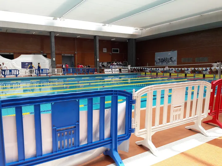 Piscine Gilbert Bozon — studio à Grammont, Tours — 2