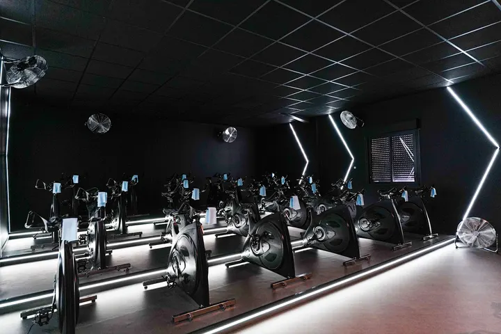 Body Bike 7 — cycling-studio à Vieux-Chemin, Ibos — 3