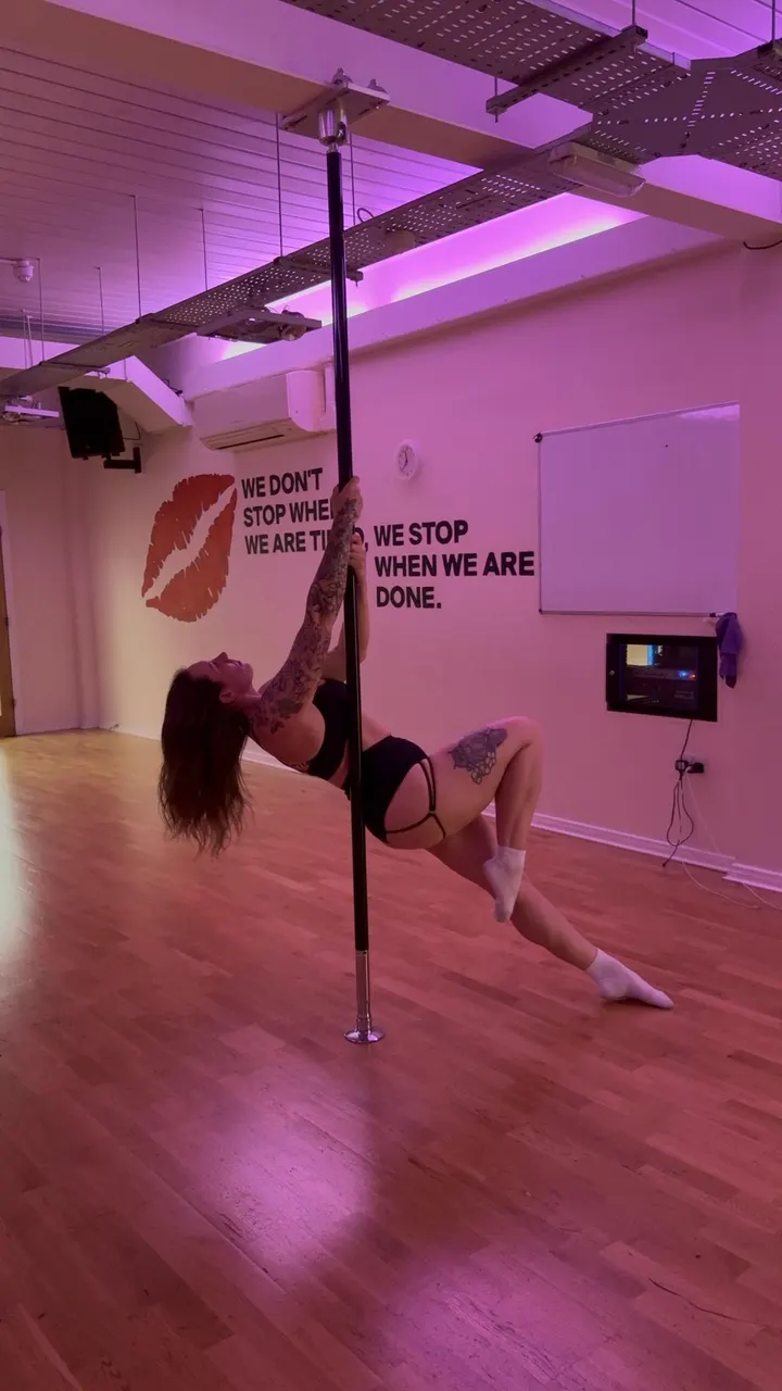Kiss Pole Studio — pole fitness-studio in Loughton and Great Holm, Milton Keynes — 2