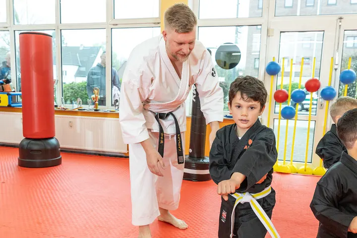 Kick-Point MAKARA Sports Hamburg — Kickboxen in Jenfeld, Hamburg