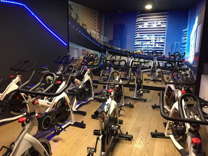Esprit Sport Les Avenières — salle de fitness-studio aux Avenières Veyrins-Thuellin — 2