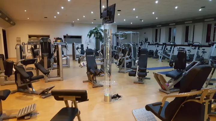 He & She fit — Fitnessstudio in Bergham, Nittenau
