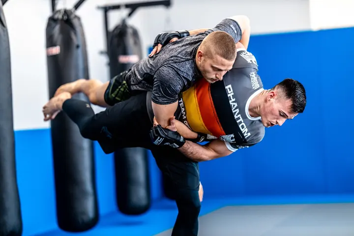 Strike Gym Duisburg MMA - Kickboxen - BJJ — MMA in Rheinhausen, Duisburg