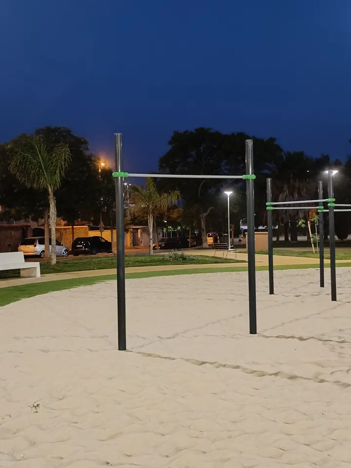 Parque de Calistenia Budiño — estudio de fitness-studio en Villas del Este, Jerez de la Frontera — 2