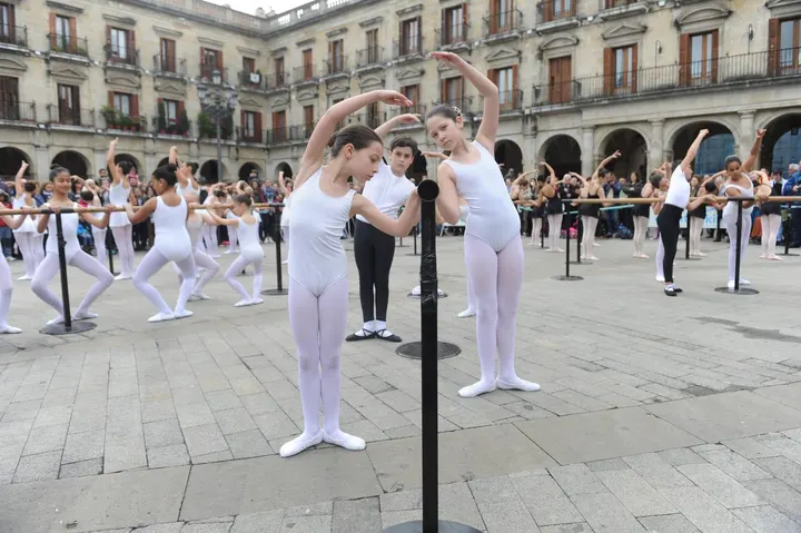 Escuela Municipal De Danza Jose Uruñuela — baile-studio en Vitoria-Gasteiz — 3