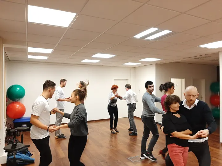 Bachata Sensual Duisburg — tanz-studio in Altstadt, Duisburg — 2