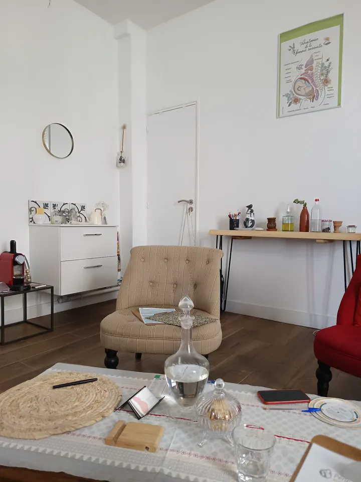 Natacha Aziz — yoga-studio à Clos Pré Renault, Orléans — 3