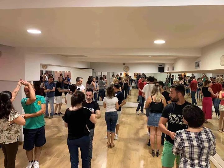Timba Tumba Dance Academy — danza-studio a Filadelfia, Torino — 2