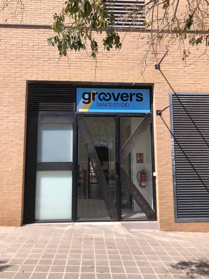 groovers Dance Studio — Baile en Alicante