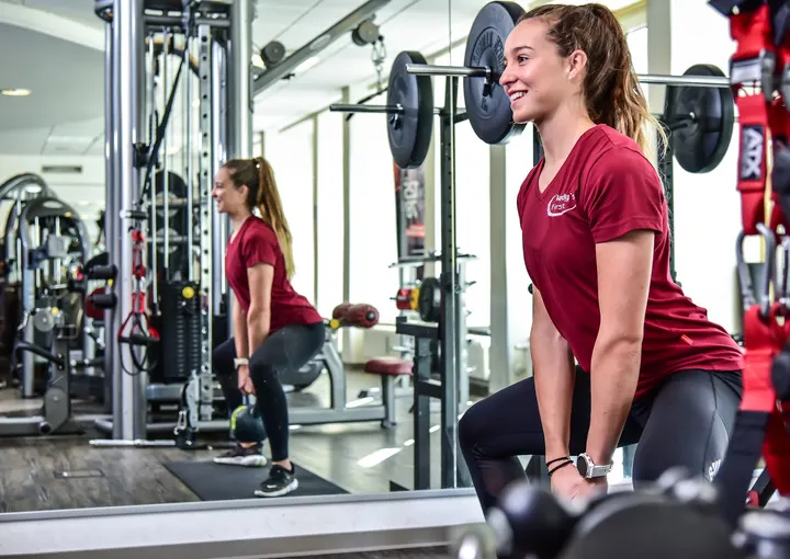 ladys first Erlangen — Fitnessstudio in Stadtrandsiedlung, Erlangen