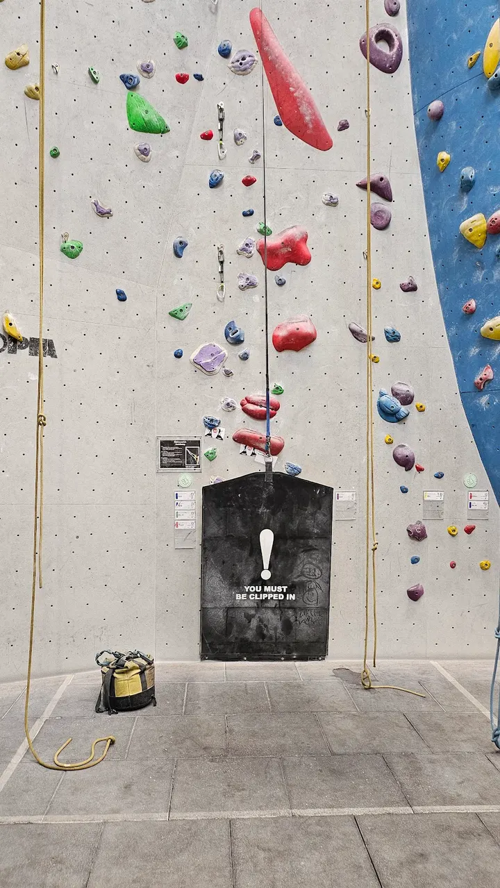 Klätterverket Sickla — climbing-studio i Nacka, Stockholm