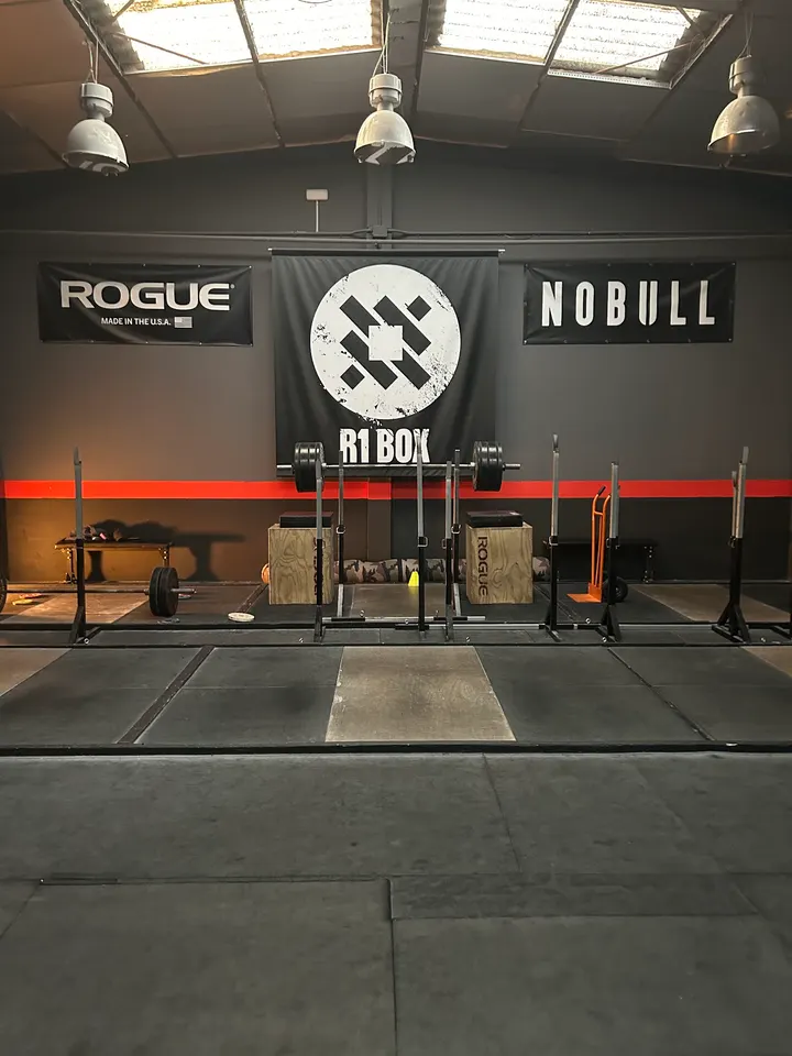 R1 BOX Cross — CrossFit en Las Fuentes, Zaragoza