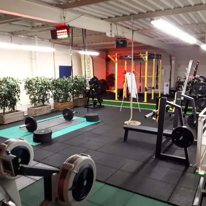 Health & Fitness Salle de — salle de fitness-studio à Mont Châtel, Lure — 3