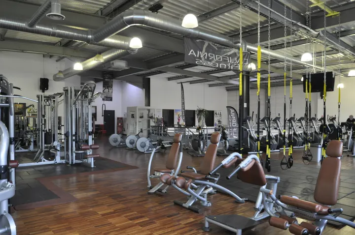 California Fitness — salle de fitness-studio à Val-de-Reuil — 3