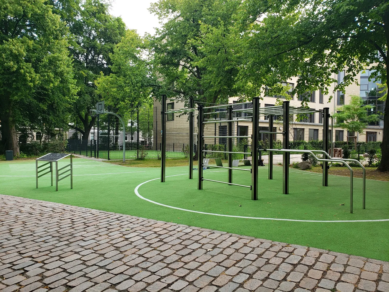 Calisthenics Park — calisthenics-studio in Ottensen, Hamburg — 2