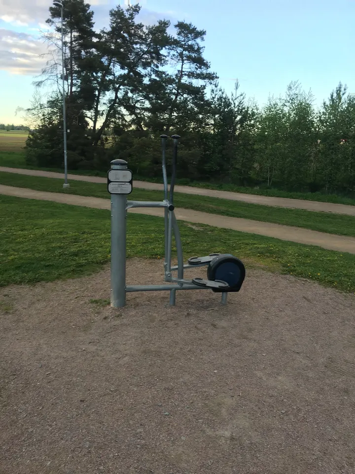 Röbo Utomhusgym — träningsstudio i Tuna backar, Uppsala — 2