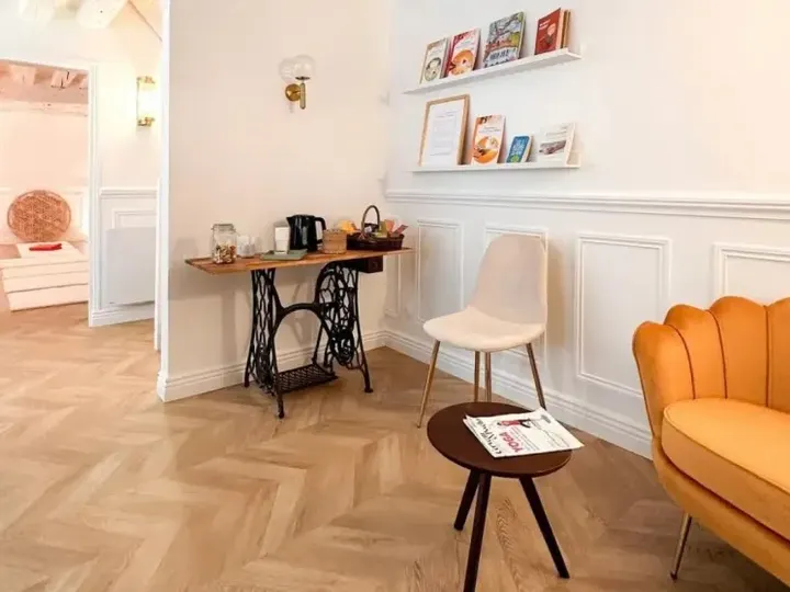PAVILLON CHANDRA — méditation-studio à Notre-Dame, Versailles — 2