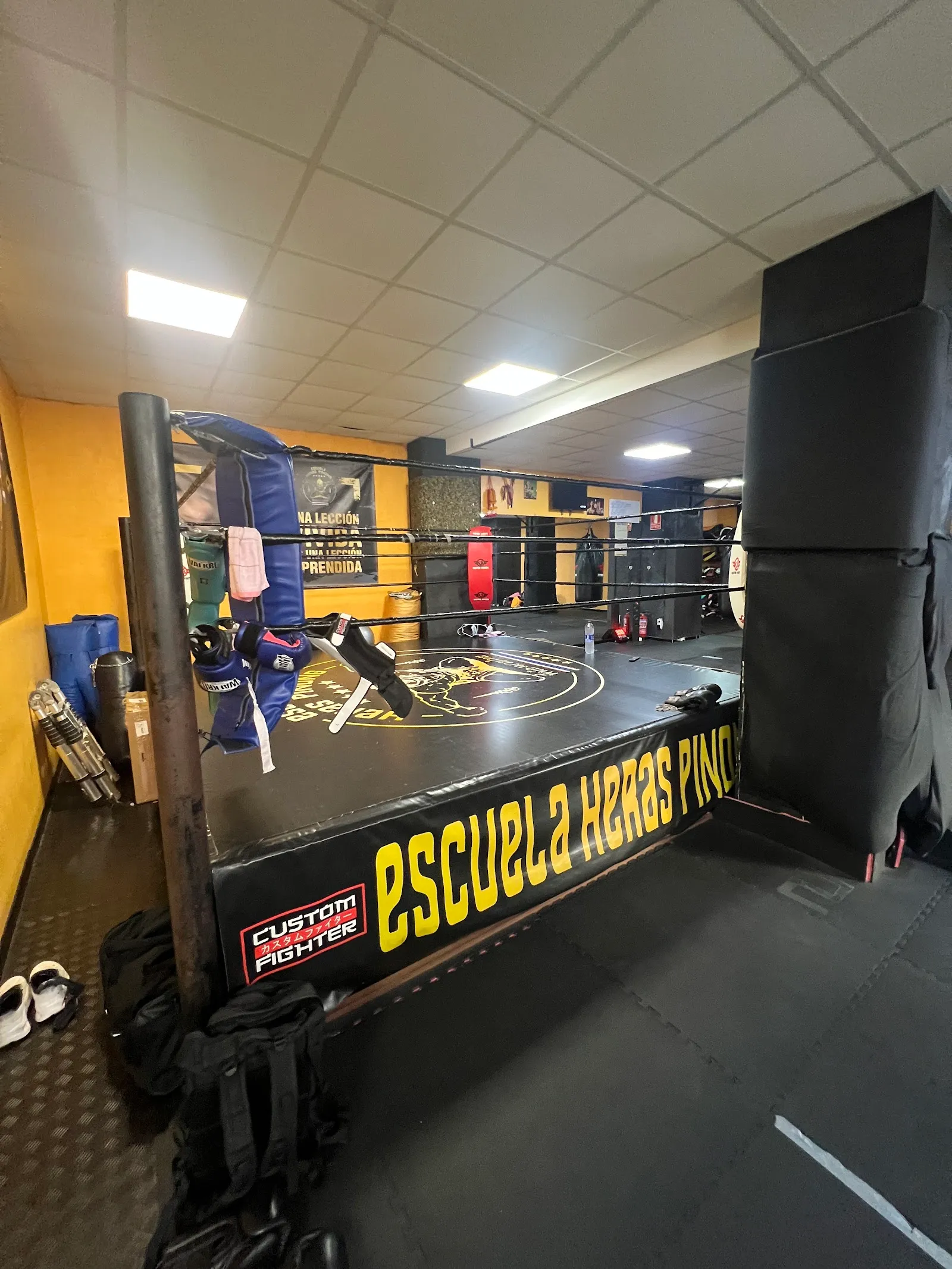 Escuela Heras Pinong — boxeo-studio en Móstoles — 2