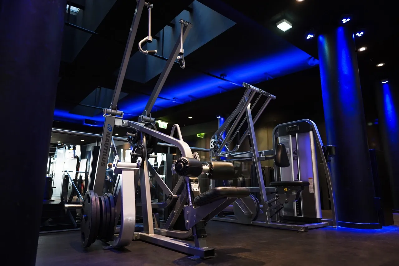 PRIME TIME fitness - Hamburg ESN GYM — träningsstudio i Hamburg — 3