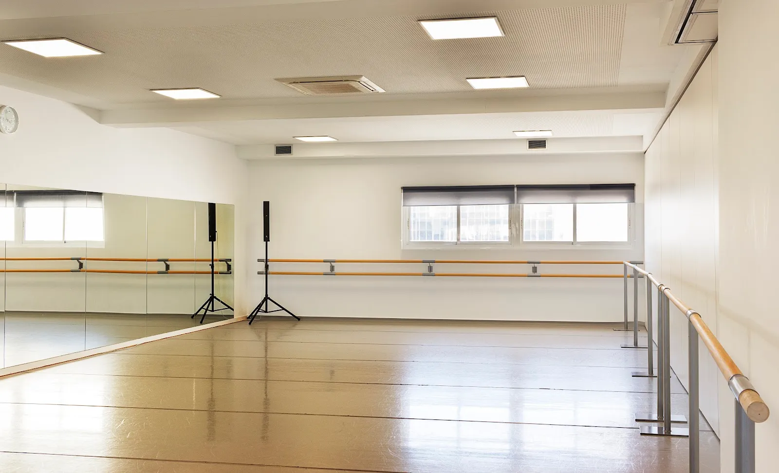 International Dance School · Escuela de Danza Internacional — baile-studio en Sant Joan d'Alacant — 5