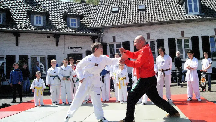 Taekwondo Club Neuss e.V. - Taekwondo/Bewegungserziehung — kampfsport-studio in Furth-Süd, Neuss — 2