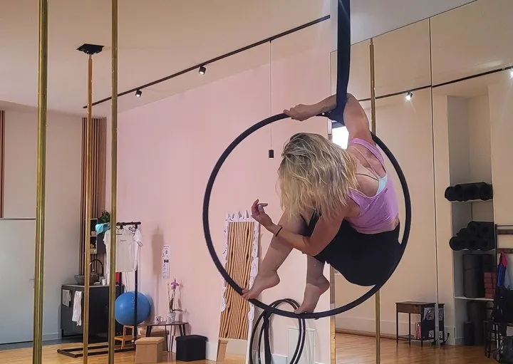 Illusionist Pole Dance Studio — pole fitness-studio à Pentes de la Croix-Rousse, Lyon — 2