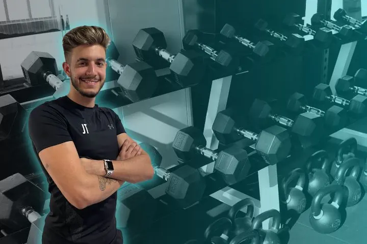 Jesus Tena PT Entrenador Personal Córdoba — PT Studio en Santiago, Córdoba