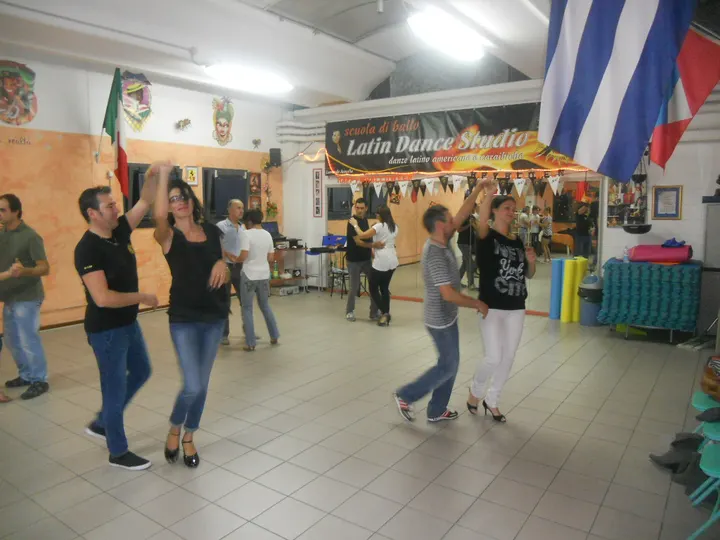 Latin Dance Studio — danza-studio a Sacca, Modena — 3