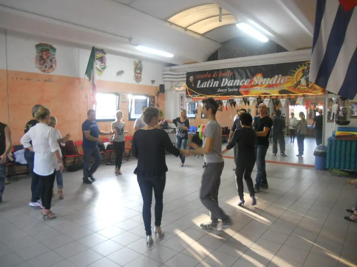Latin Dance Studio — danza-studio a Modena — 3