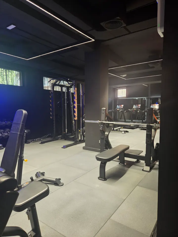 ROSA Holistic Gym — Meditación en Barajas, Madrid