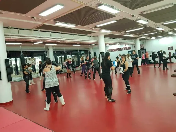 Kickboksen voor Vrouwen Leiden — vechtsport-studio in De Kooi, Leiden — 3