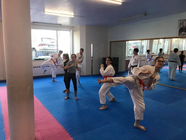 Ganbaru Rücken- und Gesundheitszentrum Remscheid — fitnessstudio in Gemarkung Remscheid, Remscheid — 2