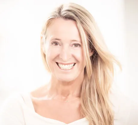 Veronika's MahaShakti Yoga Studio, Yoga-Retreats, Yoga-Teachertraining, Meditation, Energiearbeit, Adjustment & Alignment — Yoga in Schwabing-West, München