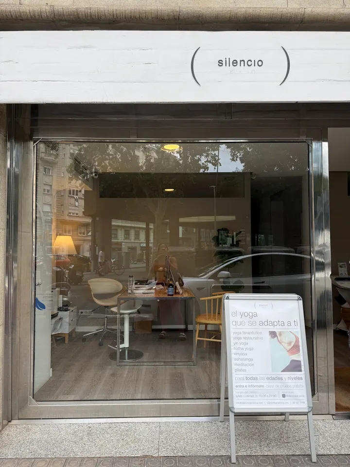 (Silencio) Barcelona — meditación-studio en l'Eixample, Barcelona — 2