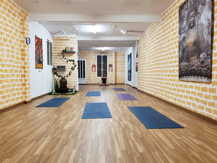 Estudio de yoga y pilates — yoga-studio en Alicante — 3
