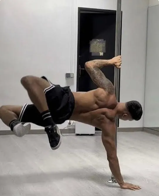 ALMA VERTICAL POLE DANCE EN VALENCIA — träningsstudio-studio i Valencia — bild 3