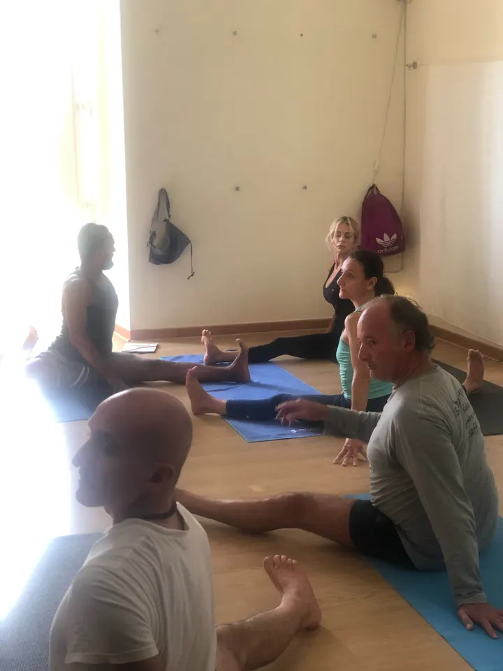 Yoga Ora e Qui — yoga-studio a Napoli — 3