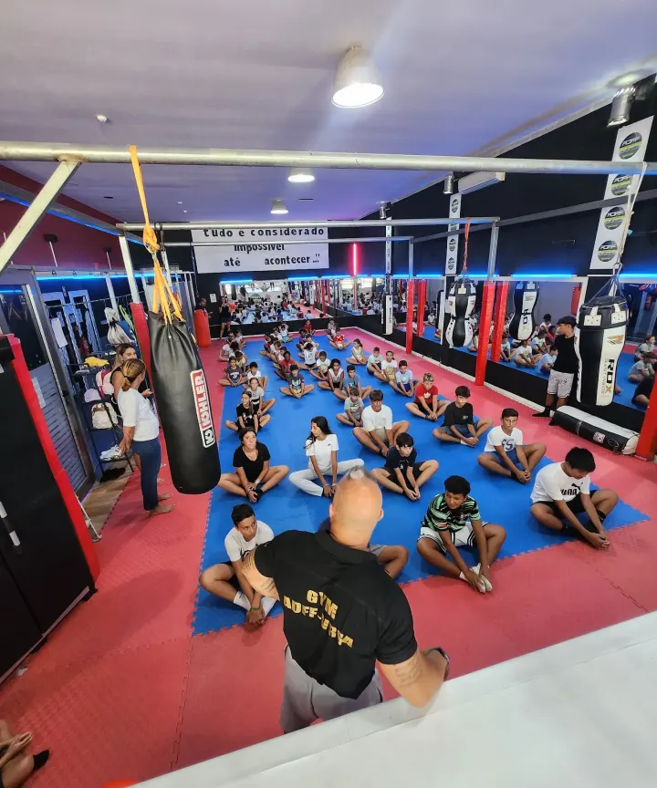 Ginásio em Vila Real de Santo António / Academia Desportiva Friends e Family — Ginásio em Vila Real de Santo António