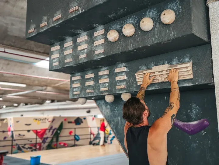 9.8 Gravity — escalada-studio em Prior Velho — 3